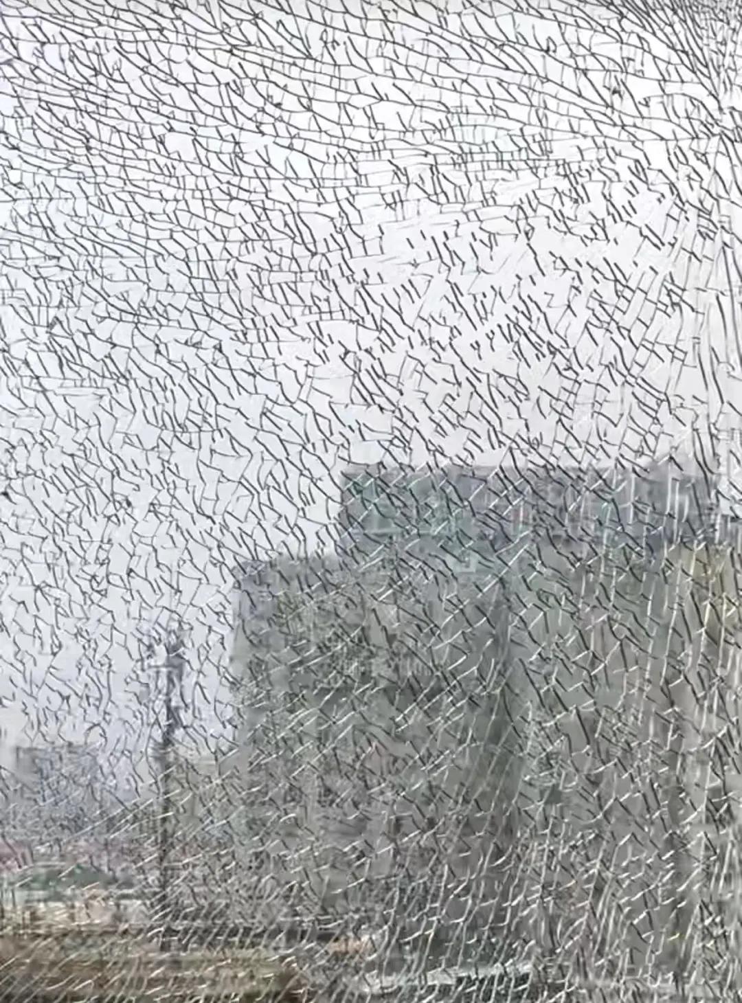 银行联动门价格_超大阳台封起来_超大玻璃落地窗缺点