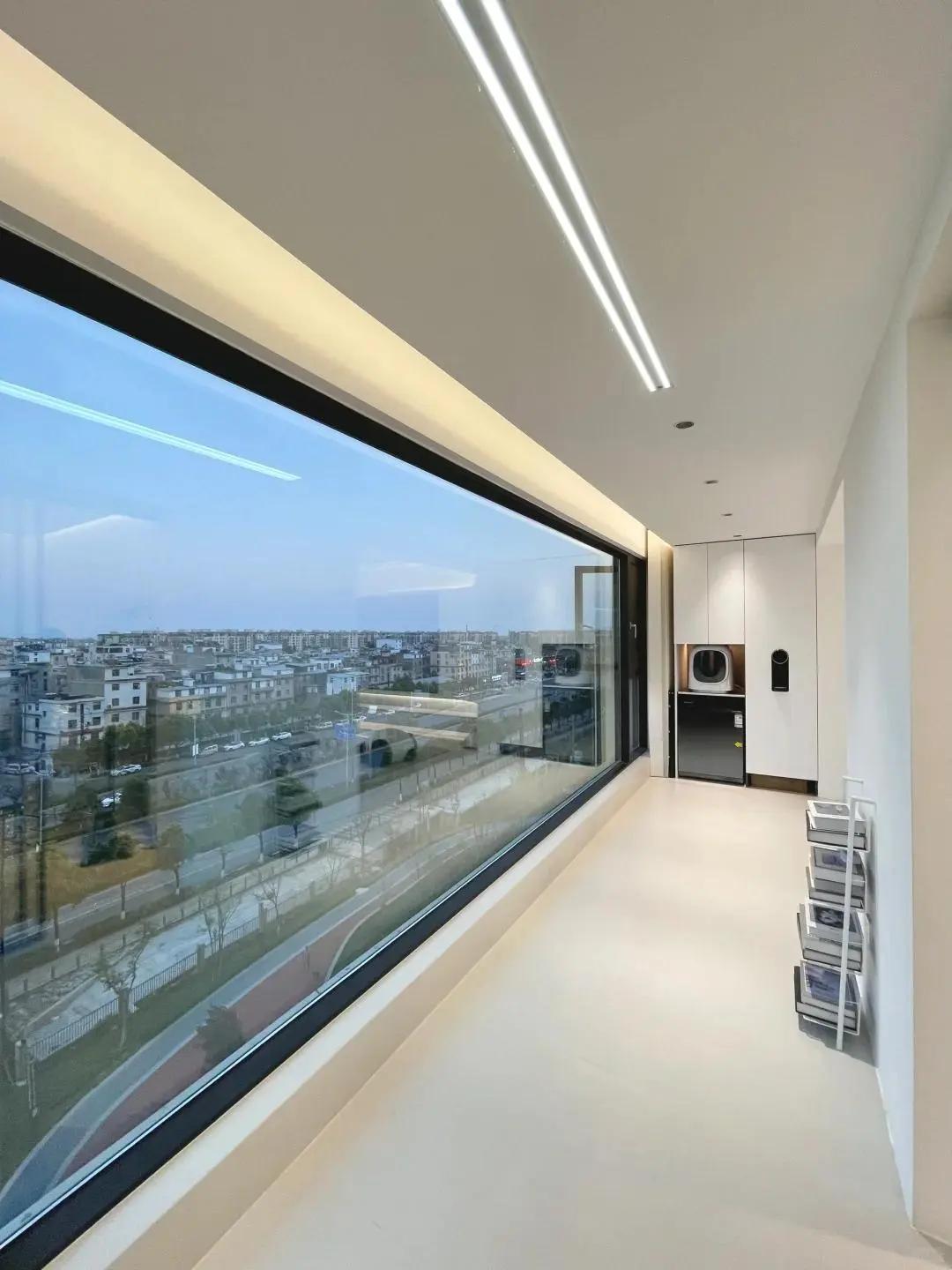 银行联动门价格_超大阳台封起来_超大玻璃落地窗缺点