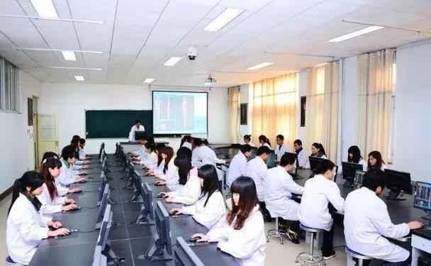 助产专业就业前景_女生做哪类销售有前途_卫校女孩专业选择