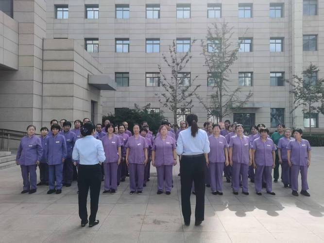 物业经理别瞎忙：抓好团队、现场、客户，这三件事才是核心
