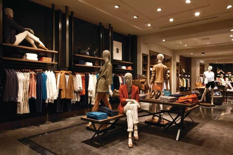 开服装店加盟优势多，商品策略与多品牌发展策略大揭秘
